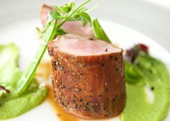 Researchers at NUS use sugar cubes to build rye scaffolds for cultivated meat